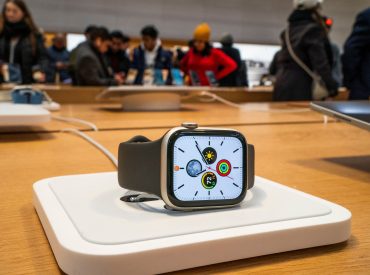 Apple will sell latest Apple Watch models after import ban temporarily stopped by appeals court