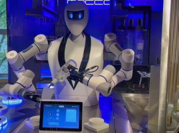 Are robot mixologists out to replace human bartenders taking more American jobs?