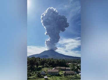 Images show spectacle of Indonesian volcano eruption as authorities evacuate 7 nearby villages