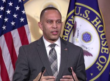 Jeffries says GOP 'done eff'd up in Texas,' vows they won't win five seats: 'They can't ignore it'