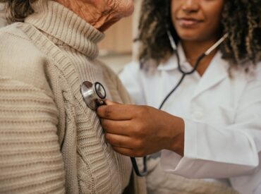 Dementia risk signals could lie in simple blood pressure readings, researchers say